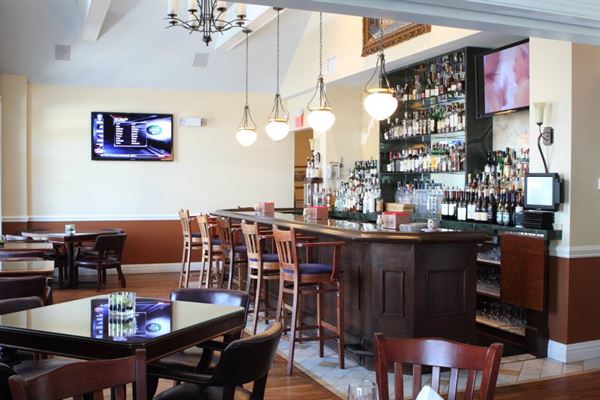 Alba's Restaurant and Bar