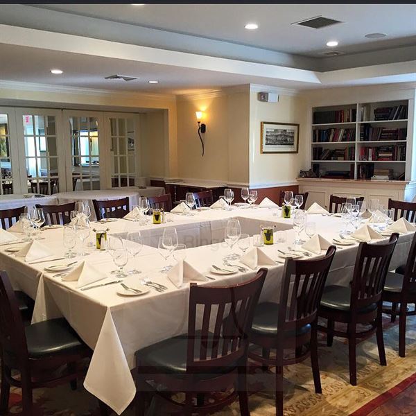 Alba's Restaurant and Bar