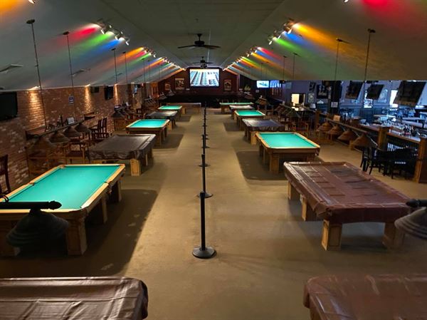 Maxamillians Billiards Food Spirits