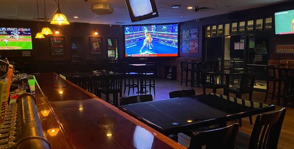 Maxamillians Billiards Food Spirits