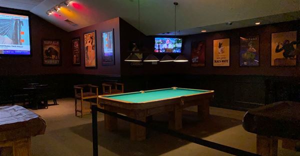 Maxamillians Billiards Food Spirits