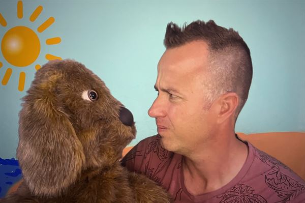 Ventriloquist Doug Mickan