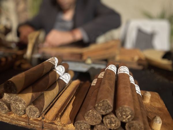 Cigar Roller | Cigar Nights