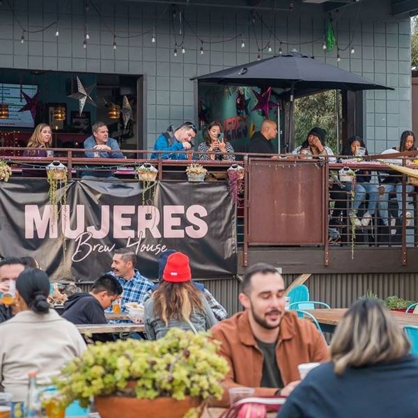 Mujeres Brew House