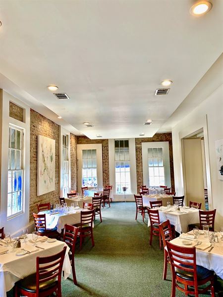 ANNUNCIATION Restaurant