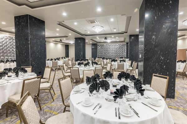 Hilton Garden Inn Wichita Downtown