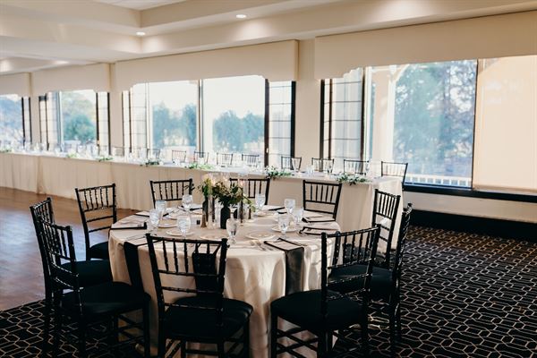 Fox Hills Golf & Banquet Center