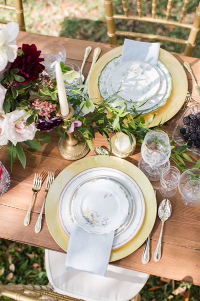 The Vintage Dish - Timely Tableware