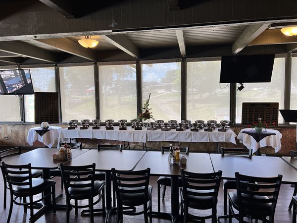 Sunset Hills Golf Course & Eatery