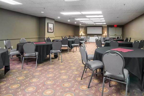 Quality Inn & Suites Yellowknife Inn