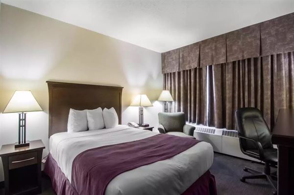 Quality Inn & Suites Yellowknife Inn