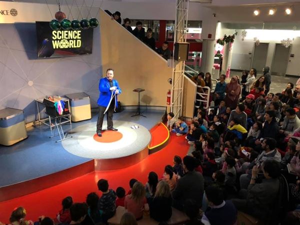 Chris Yuill-Comedy Magician - Abbotsford