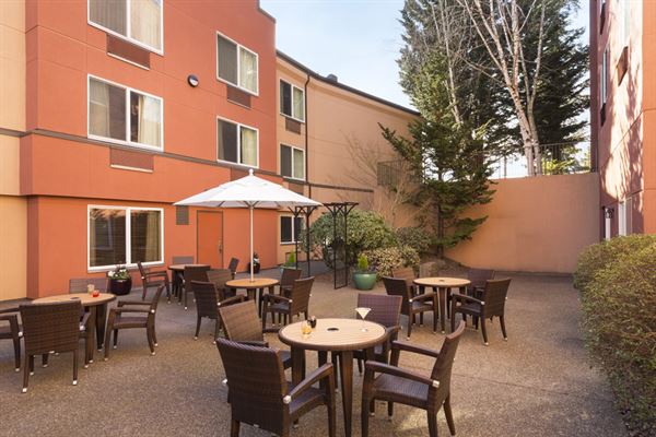 DoubleTree by Hilton Hotel Portland -Tigard