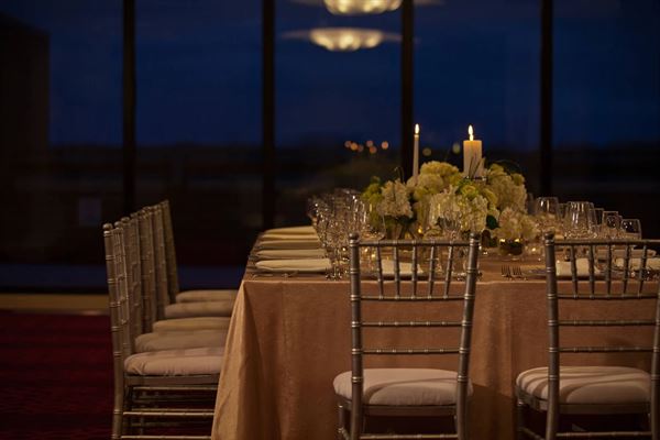 Renaissance Chicago North Shore Hotel