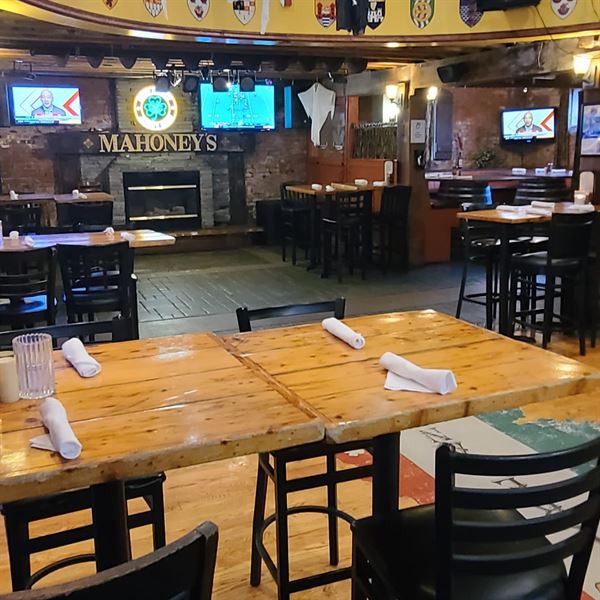 Mahoney's Irish Pub And Restaurant