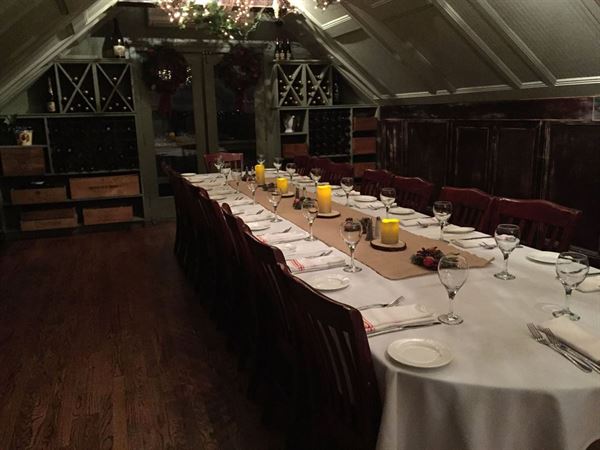 Louies Oyster Bar & Grille