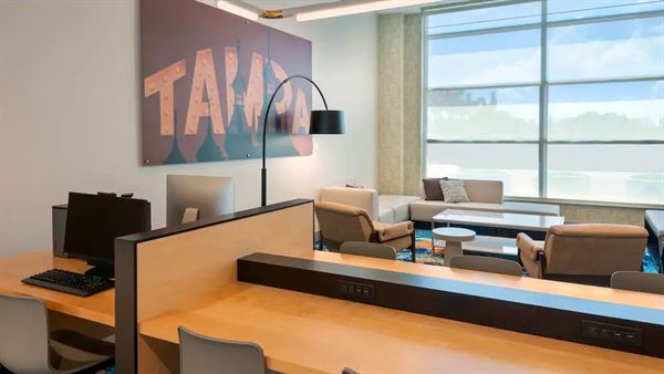 Hyatt House Tampa Airport / Westshore