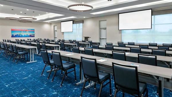 Hyatt House Tampa Airport / Westshore