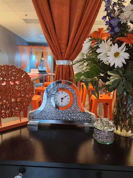 Crystal Palace Sip & Frost Cake Bar