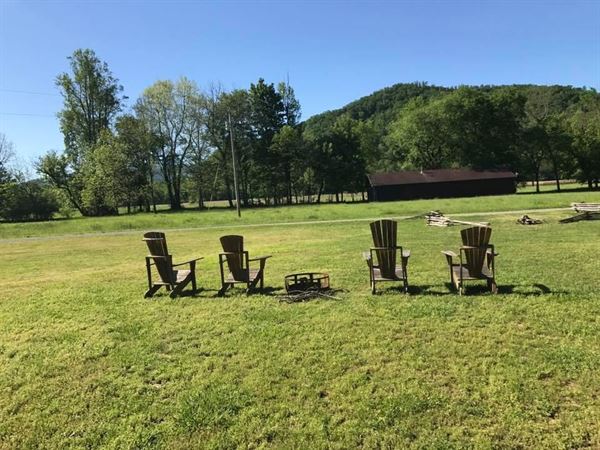 Creekwalk Inn At Whisperwood Farm