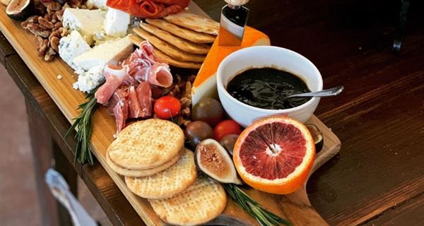 EAT Kitchen & Catering