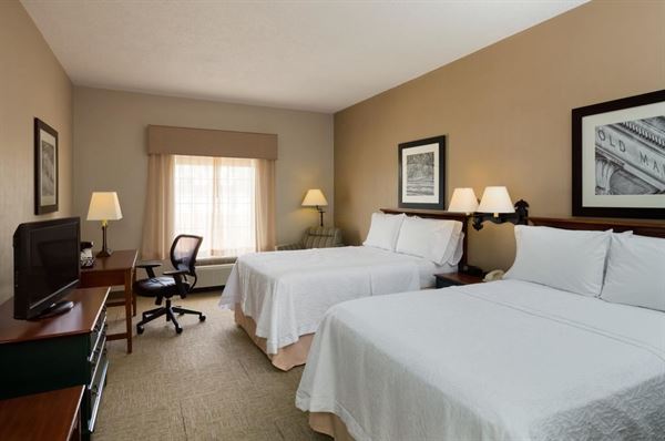 Hampton Inn & Suites Williamsburg Square