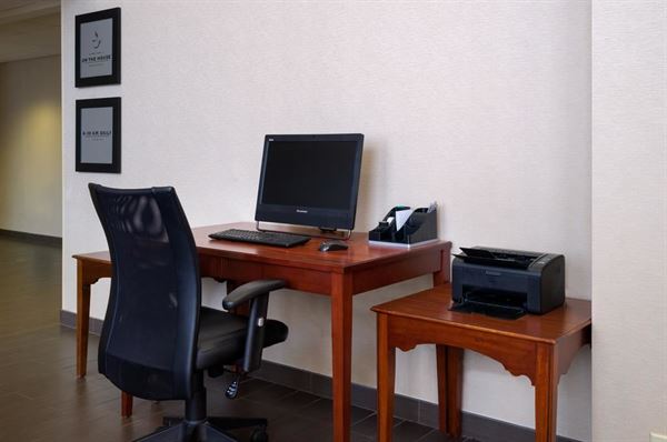 Hampton Inn & Suites Williamsburg Square