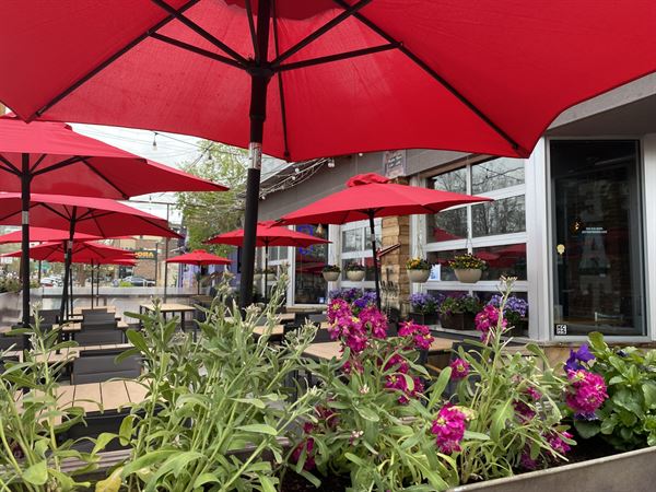 1908 An Uptown Eatery