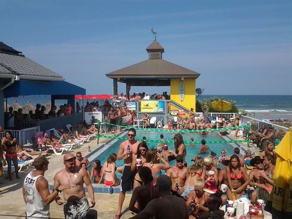 Chases on The Beach Bar & Restaurant