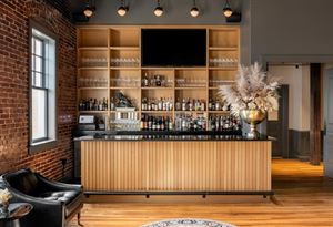 Elle's Balcony and Bar