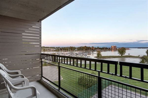 Ramada by Wyndham Belleville Harbourview Hotel and Conference Centre