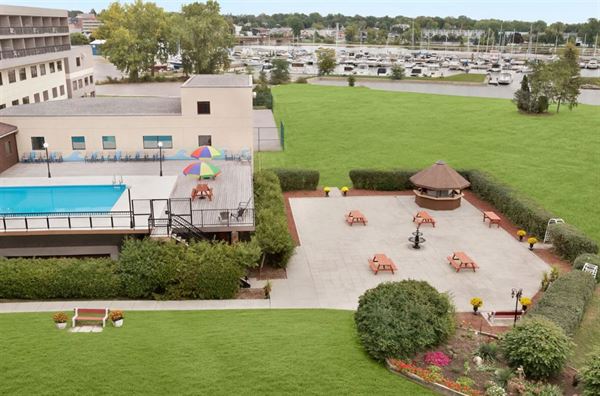 Ramada by Wyndham Belleville Harbourview Hotel and Conference Centre