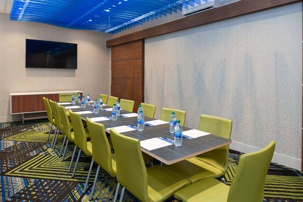 Holiday Inn Express & Suites Elko