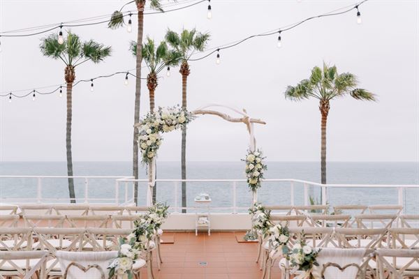 Casa Loma Beach Hotel