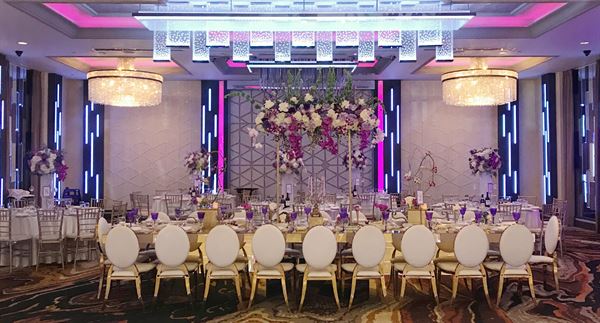 De Luxe Banquet Hall