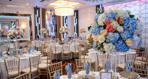 De Luxe Banquet Hall