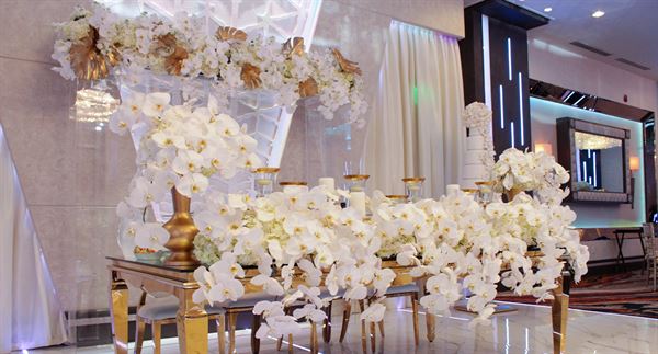 De Luxe Banquet Hall