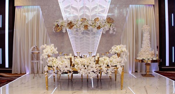 De Luxe Banquet Hall