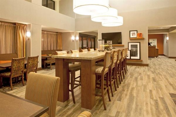 Hampton Inn & Suites MSP Airport - Mall of America