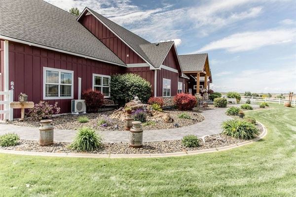 Sandhollow Weddings and Events