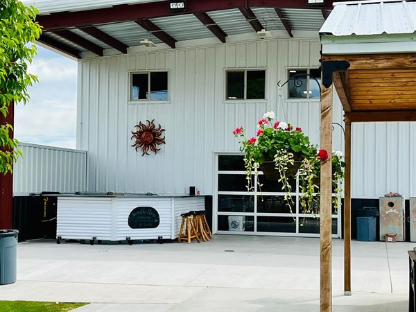 Sandhollow Weddings and Events