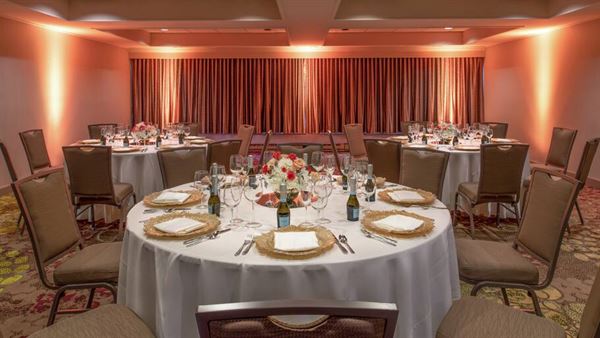 DoubleTree Suites by Hilton Hotel Seattle Airport - Southcenter