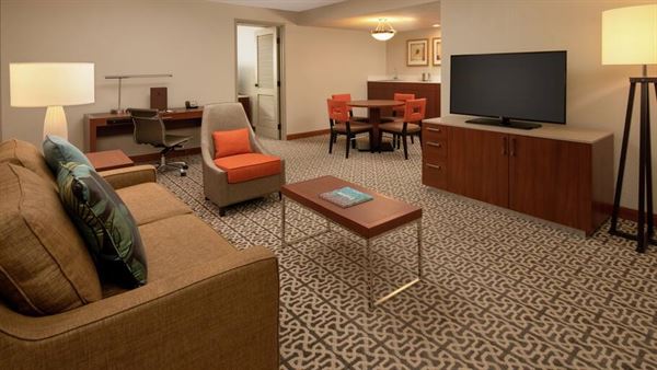 DoubleTree Suites by Hilton Hotel Seattle Airport - Southcenter