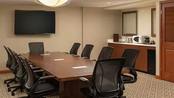 DoubleTree Suites by Hilton Hotel Seattle Airport - Southcenter