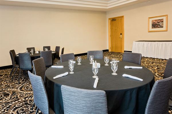 Best Western - Inn On The Bay