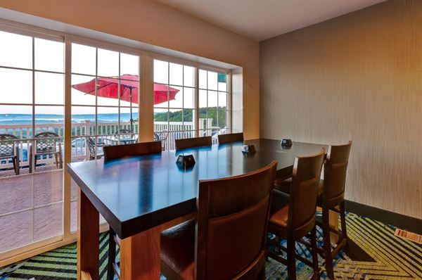 Holiday Inn Express & Suites Petoskey