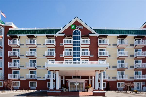 Holiday Inn Express & Suites Petoskey