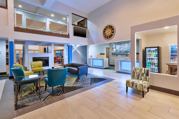 Holiday Inn Express & Suites Petoskey