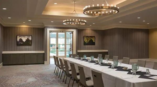 DoubleTree by Hilton Hotel Dallas - Love Field