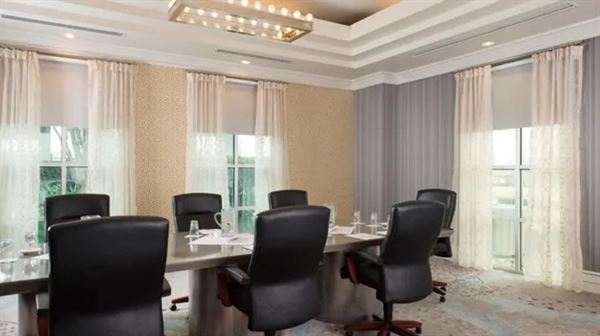 DoubleTree by Hilton Hotel Dallas - Love Field